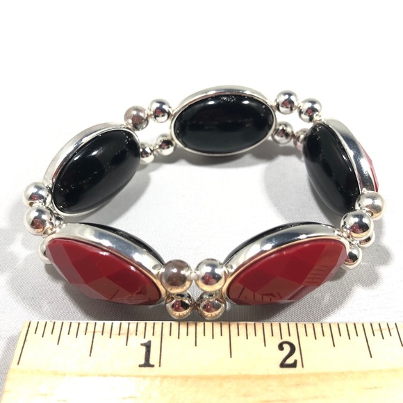 BRACELET & EARRING SET - Black beads on one side and red beads on the other! - Picture 7 of 8